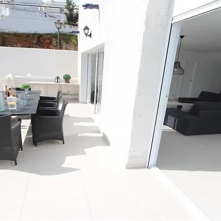 Casa Blanca Villa *